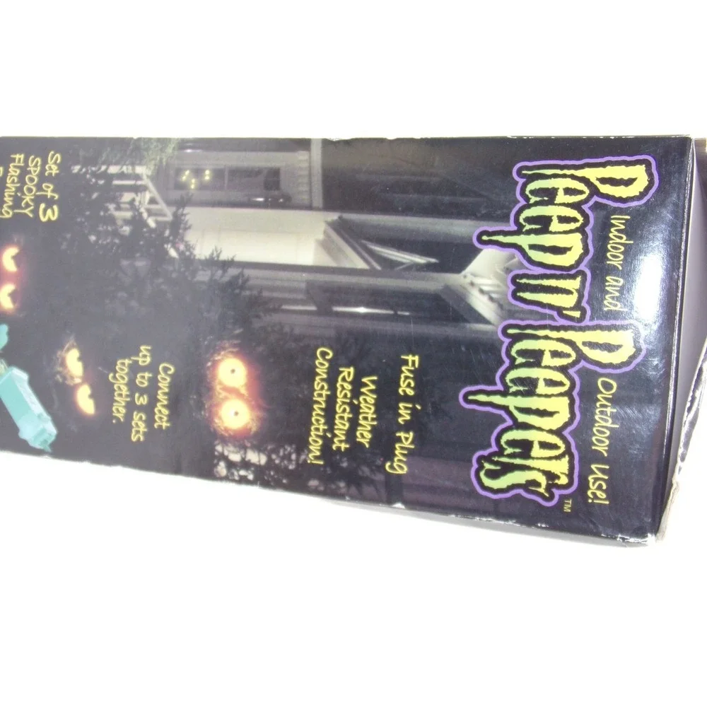 Halloween Flashing Eyes Eyeball Lights Peep n' Peepers Spooky Lighted